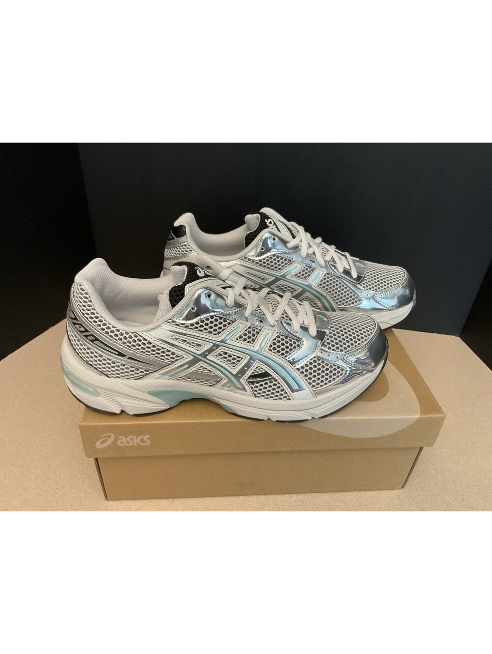 New! ASICS GEL-1130 White/Illuminate Mint Athletic Shoes. Men’s 9. Women’s 10.5.